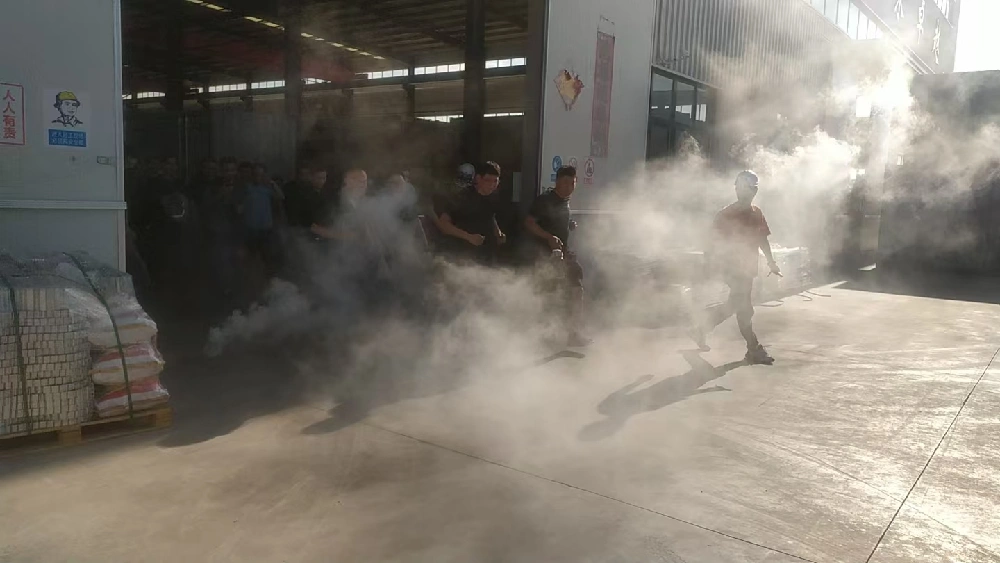 Effectuer des exercices de formation en sécurité et d'évasion pour fortifier la ligne de sécurité de la sécurité de la défense